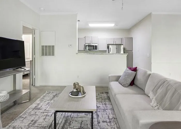 Landing Modern With Amazing Amenities Apartment