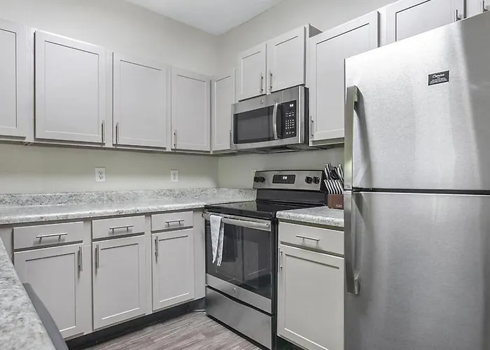 Landing Modern With Amazing Amenities Apartment
